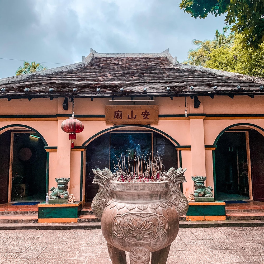 Miếu Bà Phi Yến